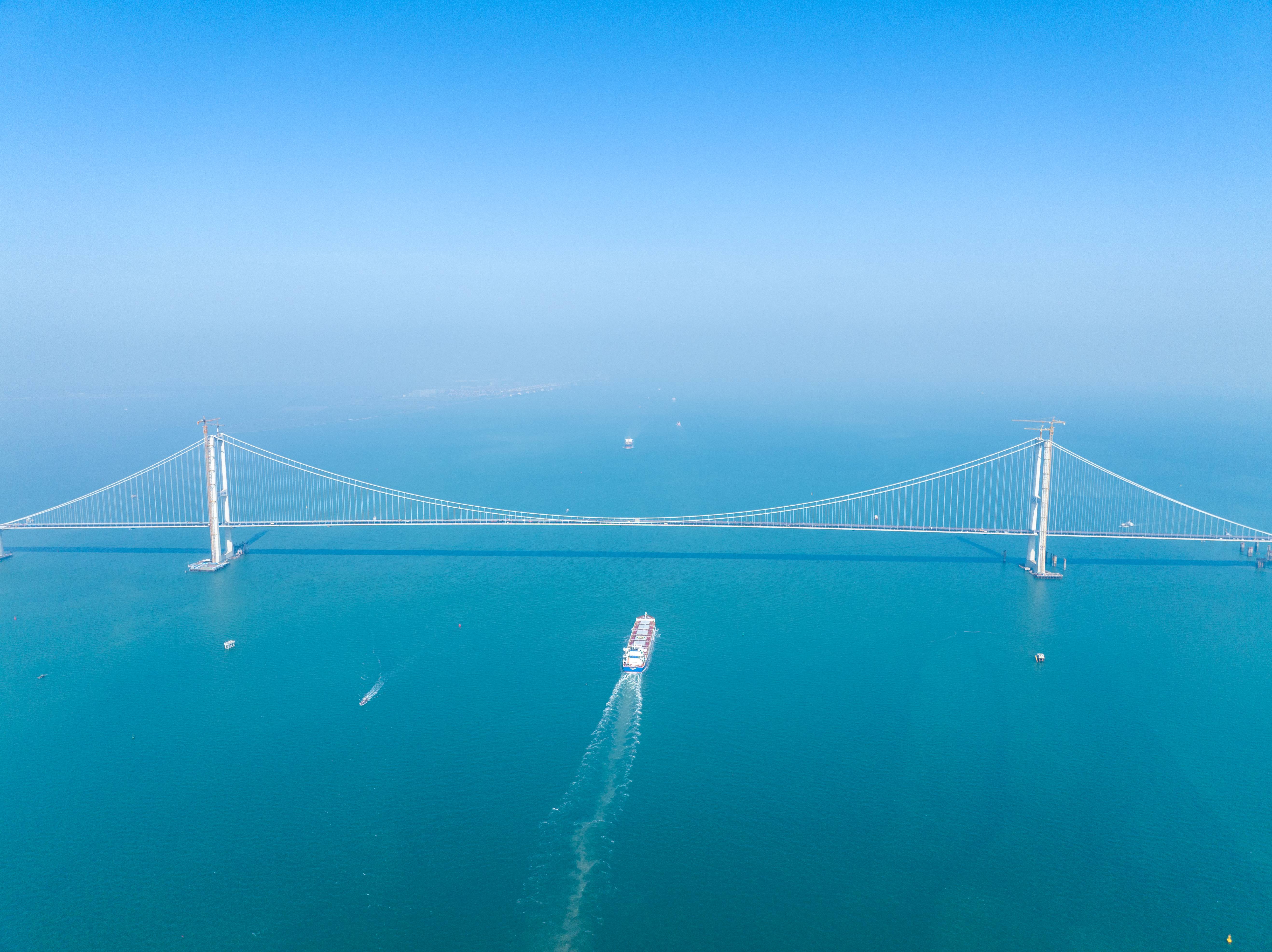 向2024年建成通车目标冲刺！深中通道主线今日贯通