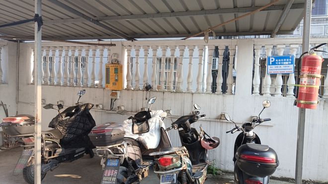 守护安全丨疏堵结合精准发力！区建管委深入推进电动自行车安全治理攻坚行动(图2)