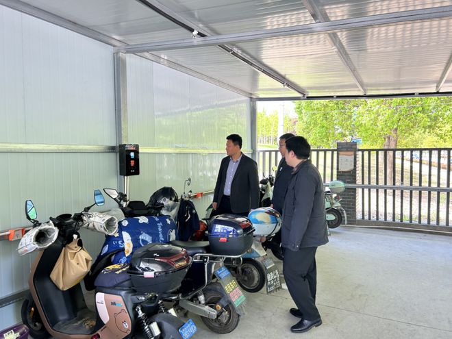 守护安全丨疏堵结合精准发力！区建管委深入推进电动自行车安全治理攻坚行动(图3)