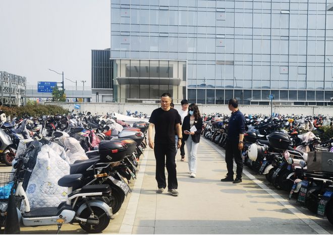 守护安全丨疏堵结合精准发力！区建管委深入推进电动自行车安全治理攻坚行动(图6)