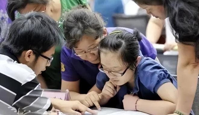 “穷人定律”有多可怕？底层家庭的家长普遍让孩子从事3种工作(图1)
