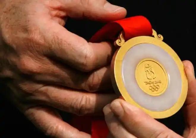 丢人！100枚巴黎奥运奖牌遭“退货”北京奥运金镶玉含金量再升(图9)
