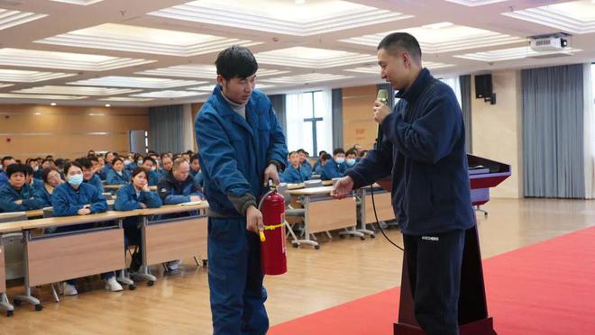 安全生产守护发展2025年云峰莫干山开工安全大培训隆重召开(图2)