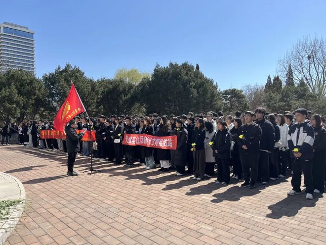 【网络中国节·清明】清明时节追思与春意同行