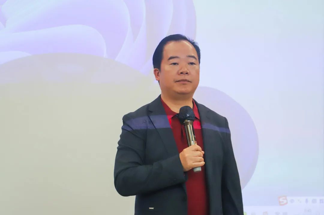 春风擂鼓聚势突破宏陶瓷砖4月月度会议圆满召开(图4)