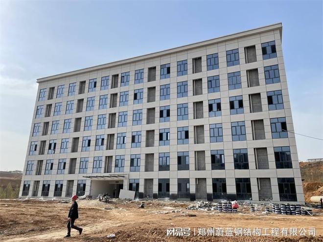 钢结构工程每平米造价揭秘专业施工团队在此！(图2)